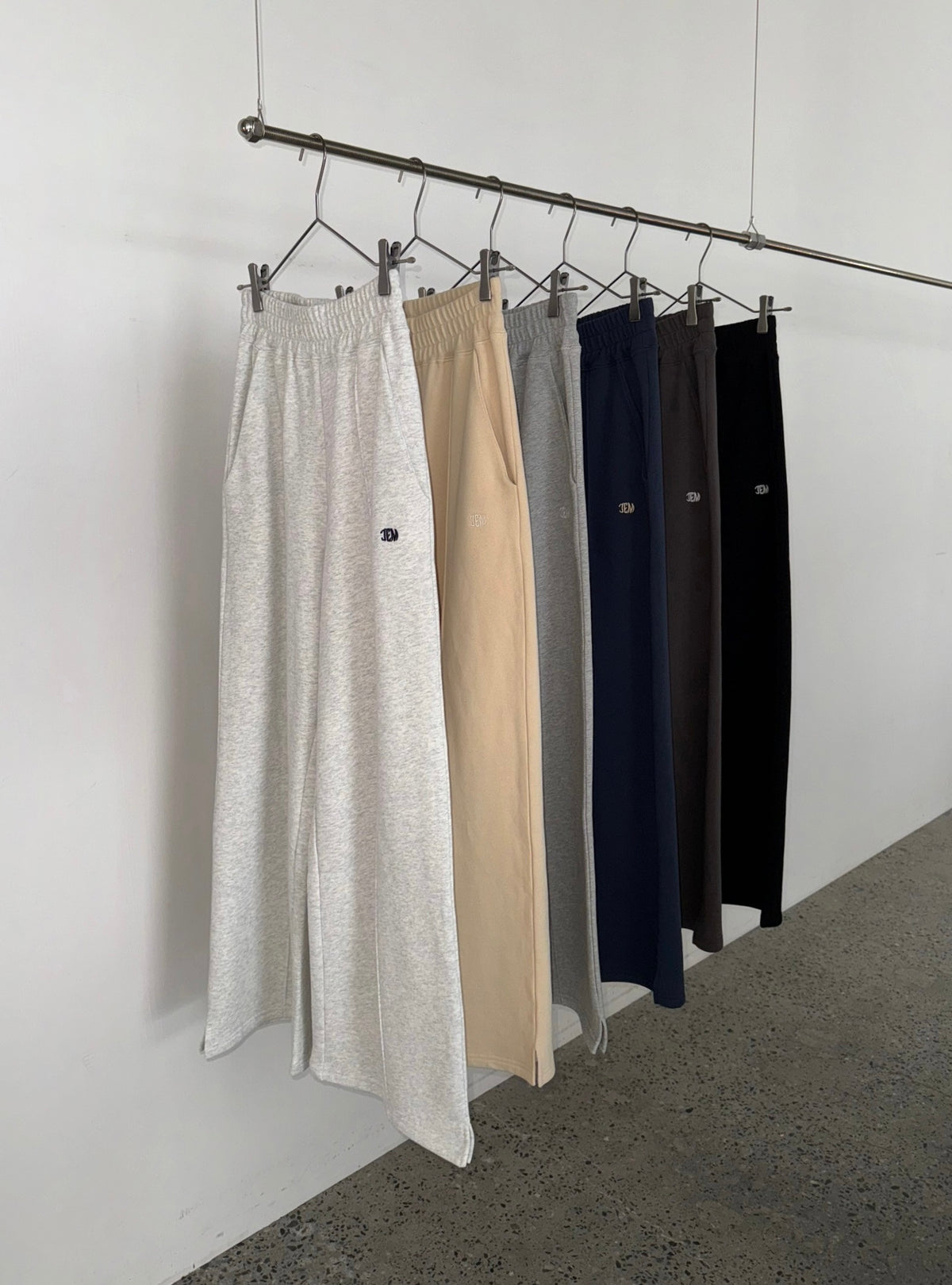 EMB Crease Sweat Pants