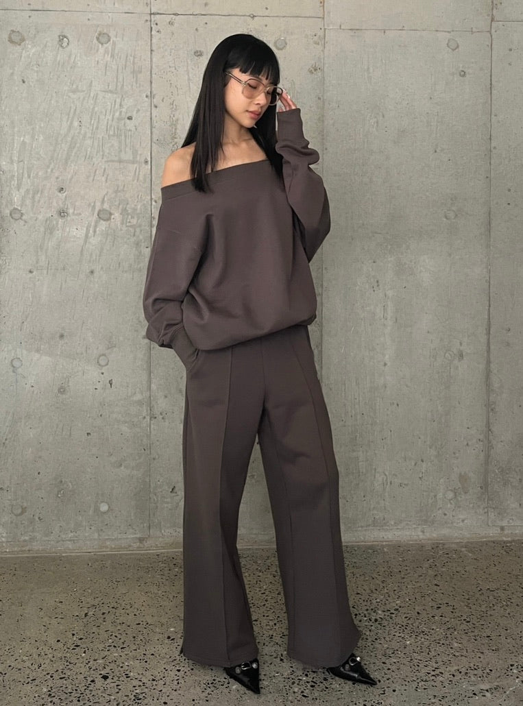 EMB Loose Neck Over Sweat