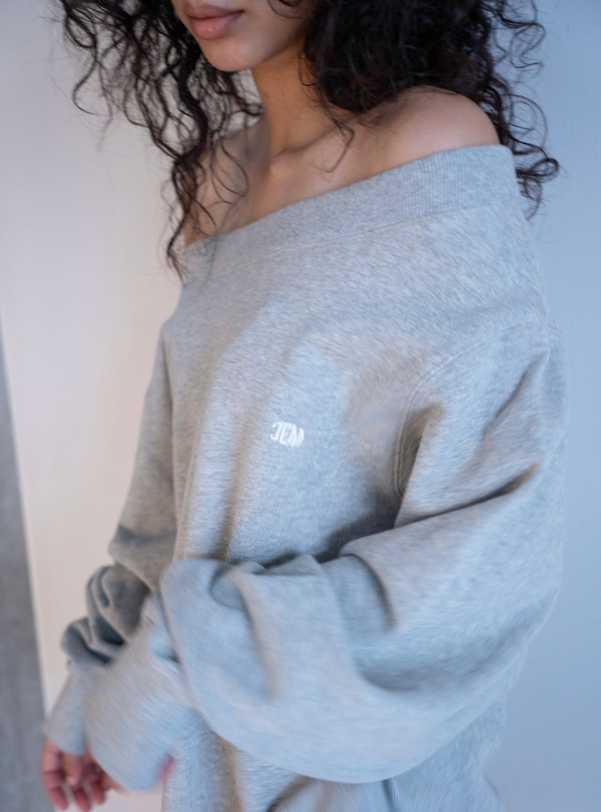 EMB Loose Neck Over Sweat