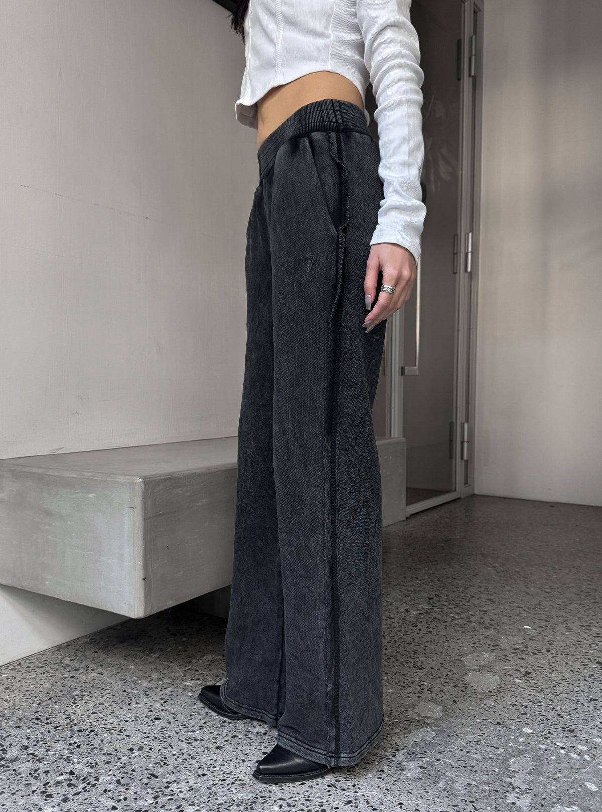 Shadow Cut Off Sweat Pants