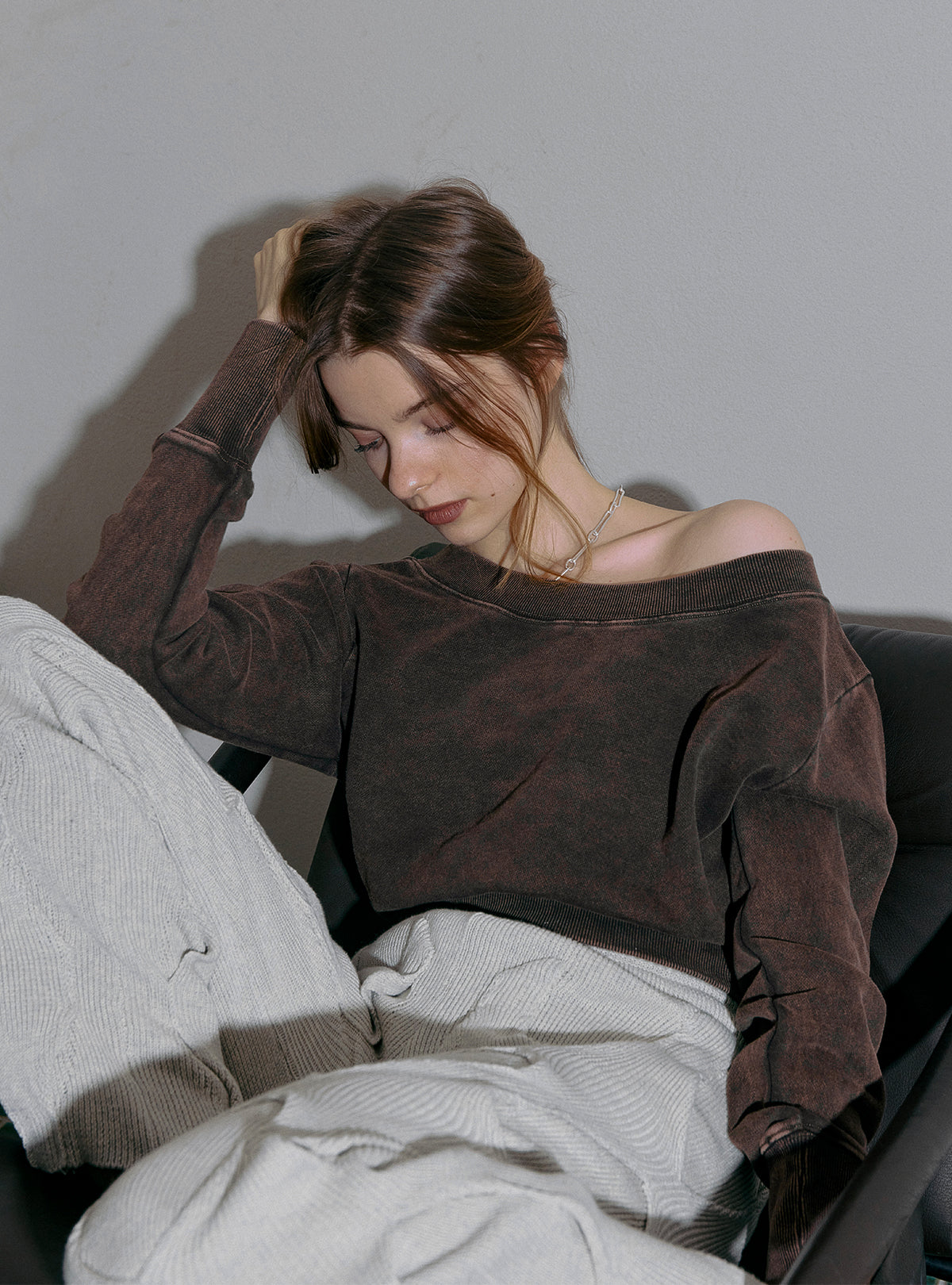 Shadow Loose Neck Sweat – JUEMI