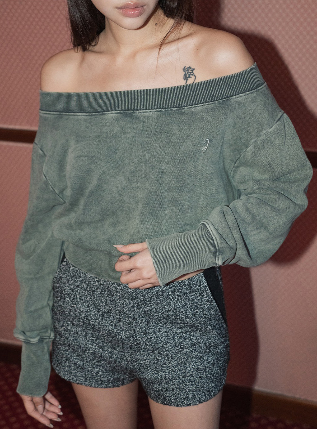 Shadow Loose Neck Sweat