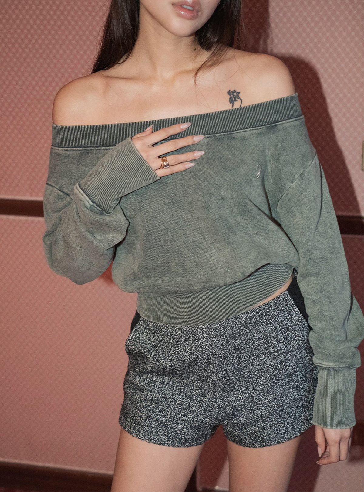 Shadow Loose Neck Sweat