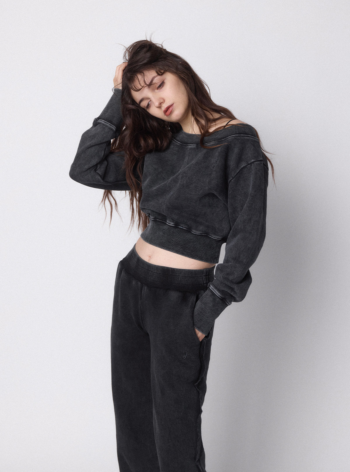 Shadow Loose Neck Sweat – JUEMI