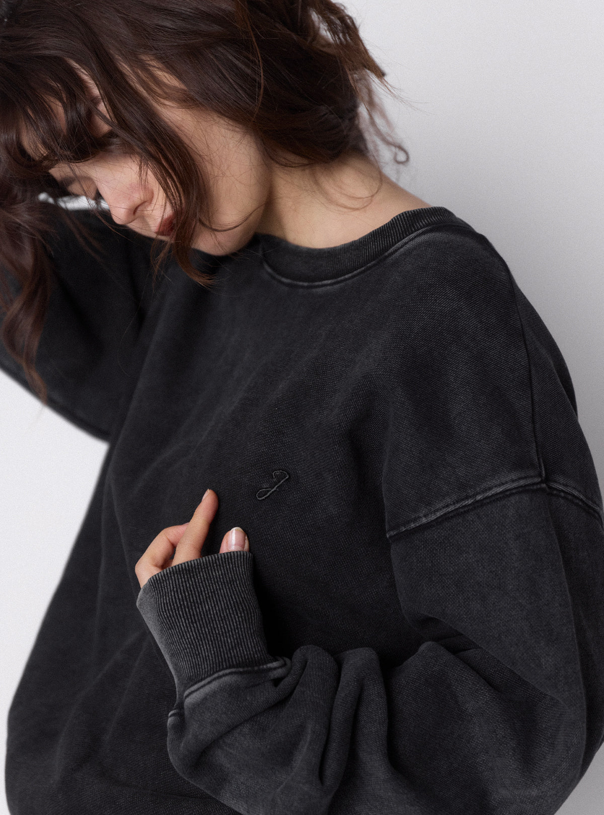 トレーナー/スウェット juemi Pigment Dyed Sweat Juemi×Abyssea】Loose Neck Pigment Dyed Sweat｜Abyssea 公式通販サイト