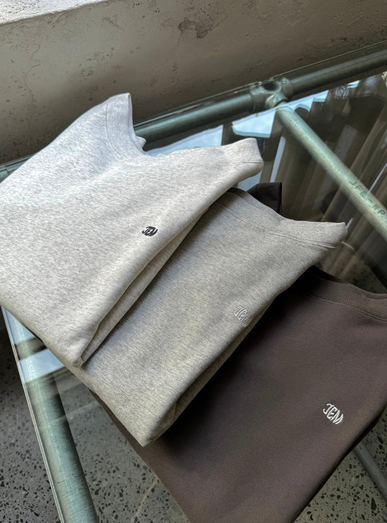 EMB Loose Neck Over Sweat – JUEMI
