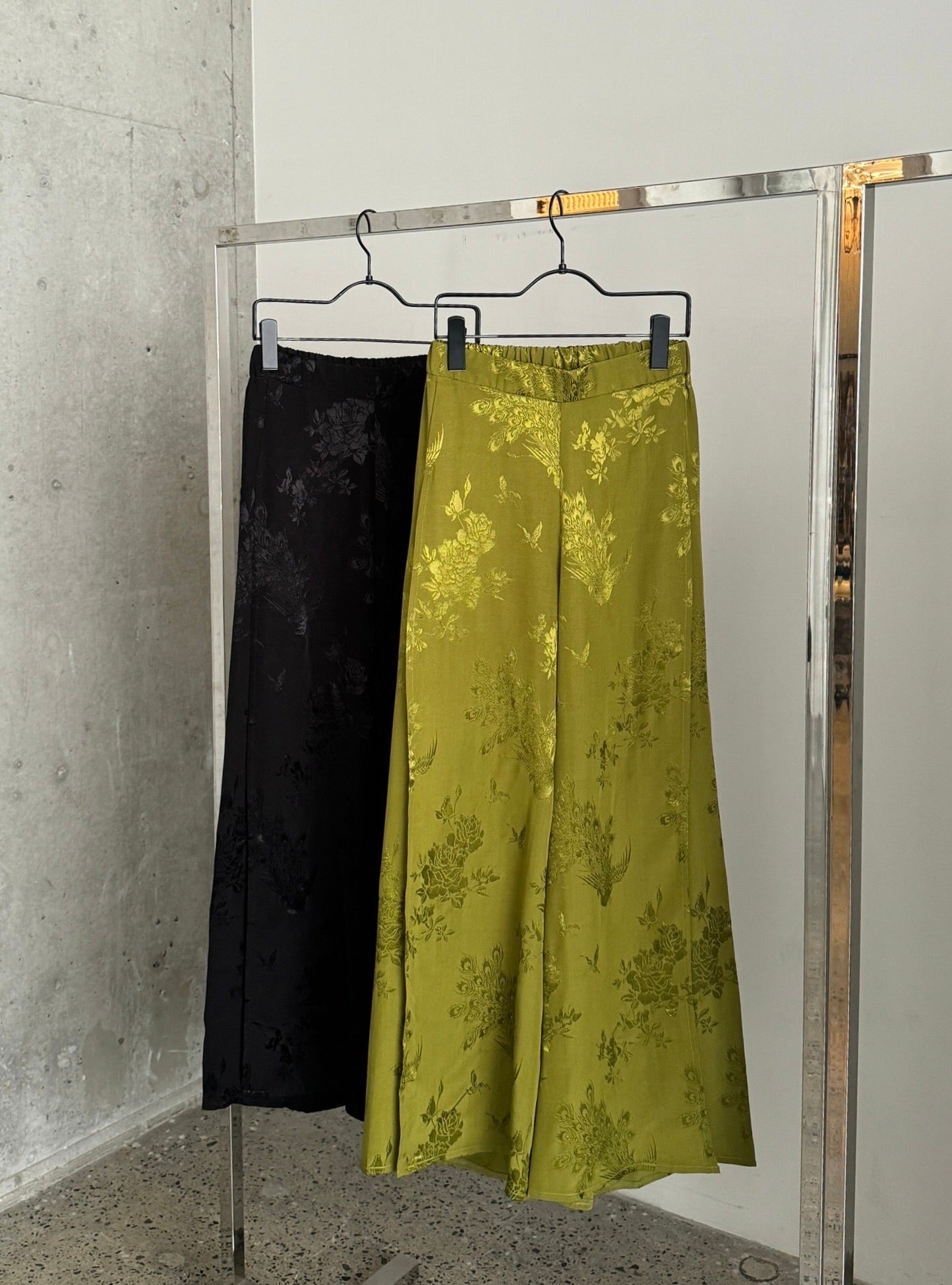 Satin Deep-Slit Pants – JUEMI