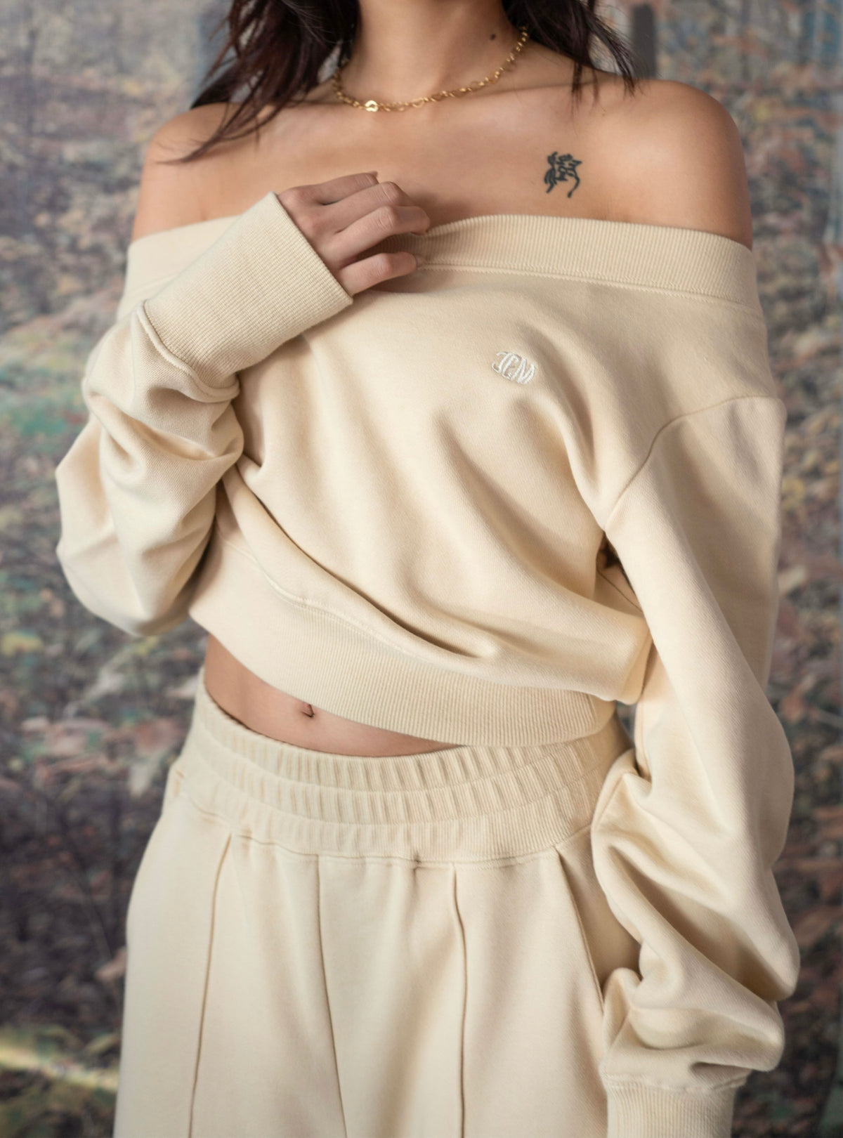 【S】juemi スウェット EMB Loose Neck Sweat – JUEMI