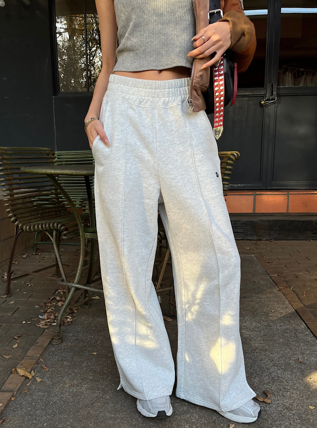 EMB Crease Sweat Pants – JUEMI