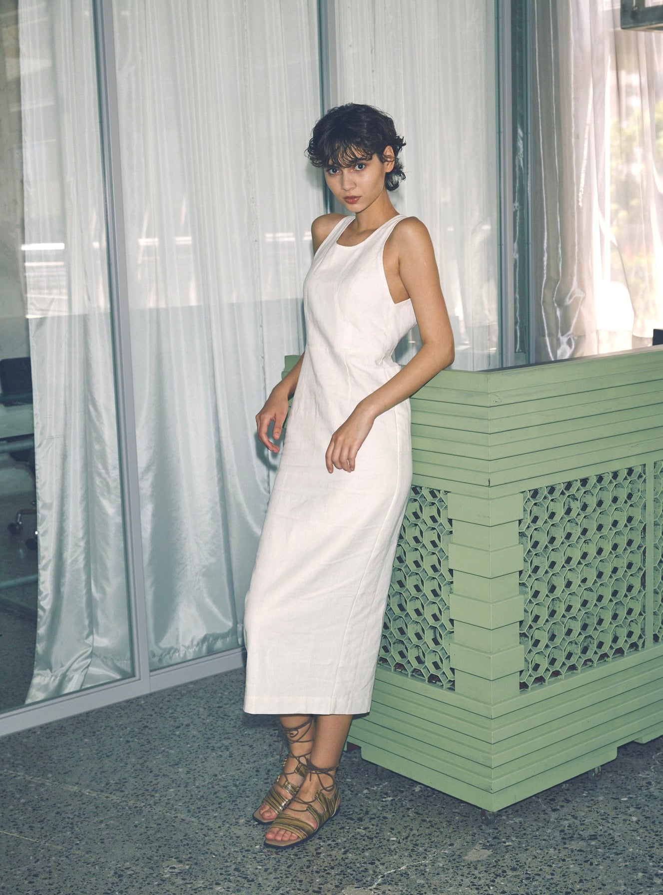 Linen Back-Cutout Dress – JUEMI