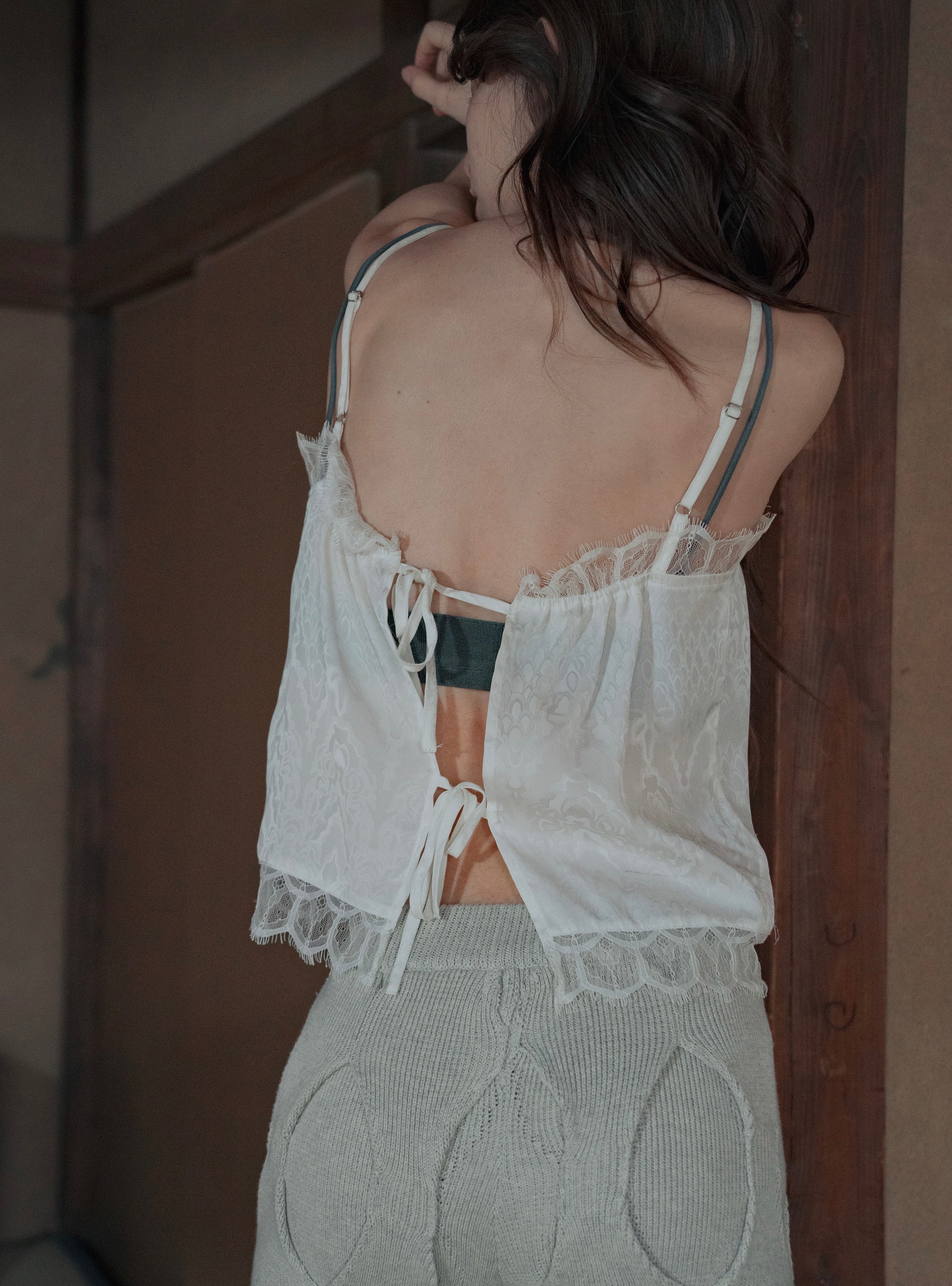【新品】JUEMI Back Knot Lace Cami◆ホワイト完売 Back Knot Lace Cami – JUEMI