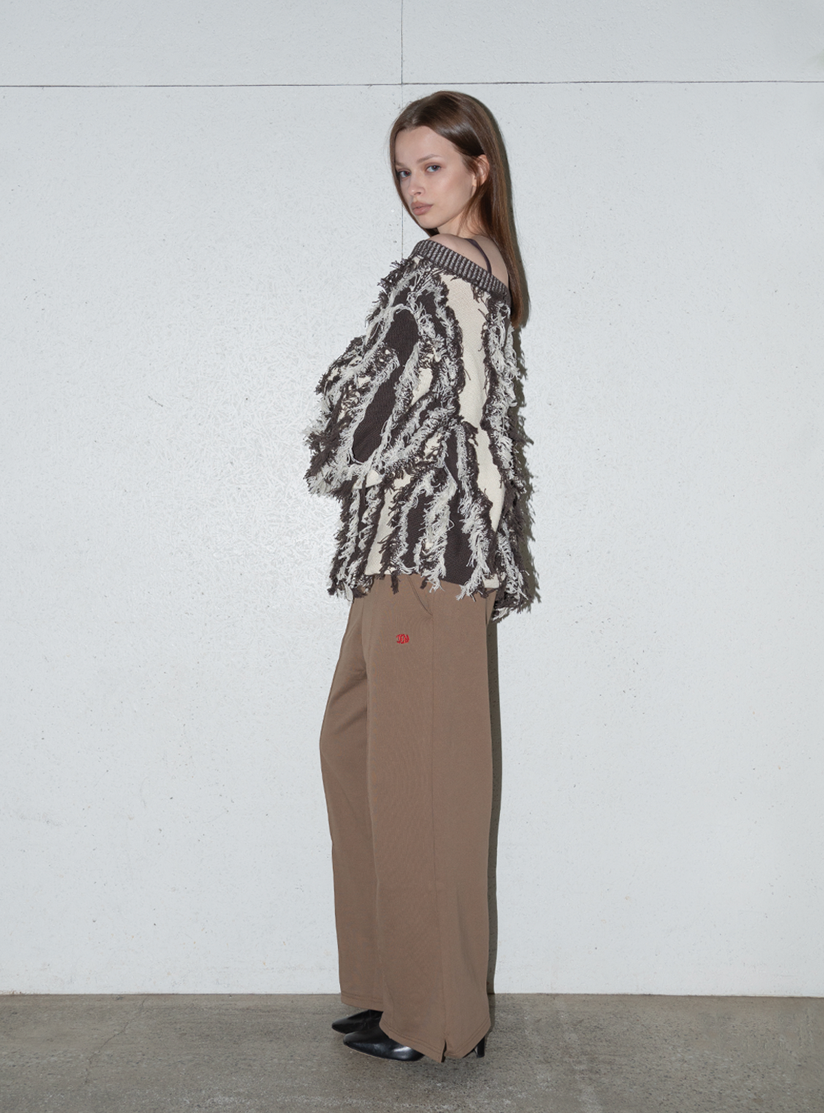 EMB Crease Sweat Pants